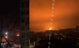 Drony przebiły rosyjską obronę! Pożar w jednym z najważniejszych portów Rosji (WIDEO)