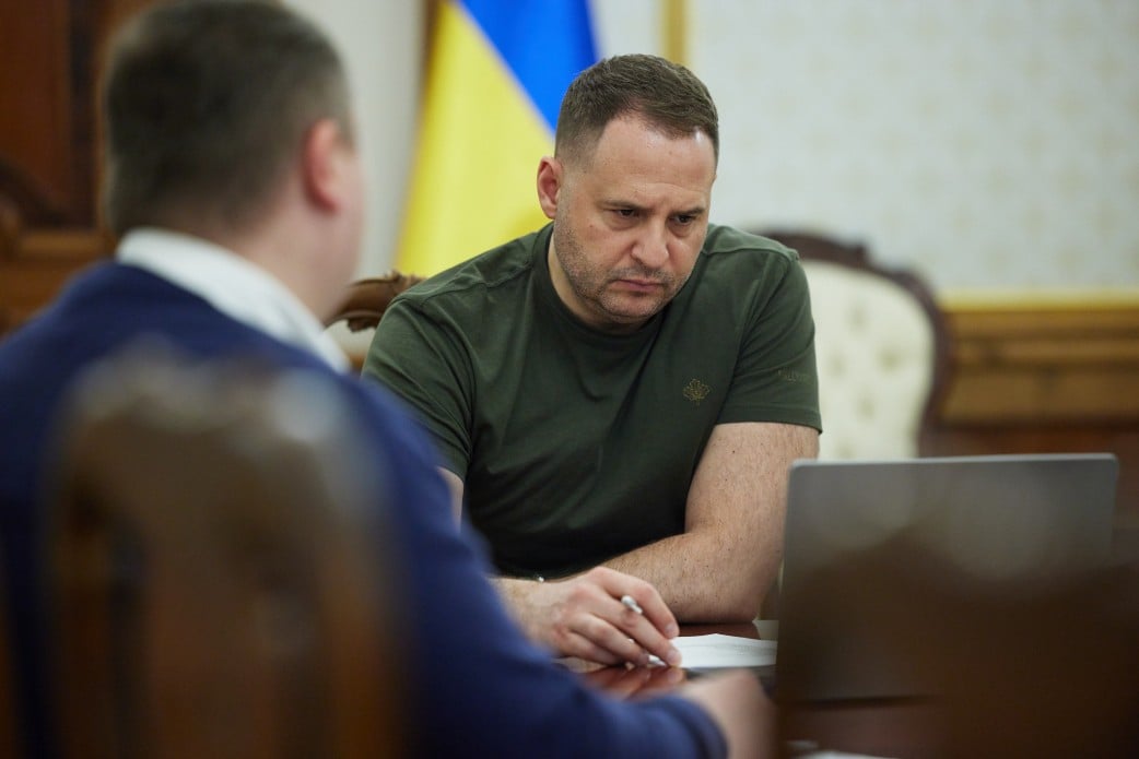 Media: Były szef kancelarii Zełenskiego w centrali wywiadu. Po 45 minutach zagadkowy ruch służb