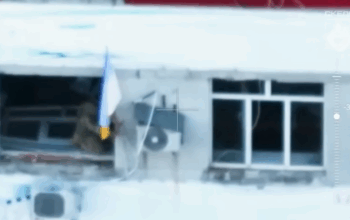 Flaga ukraińska ponownie powiewa. Budynek władz miejskich w Pokrowsku odzyskany