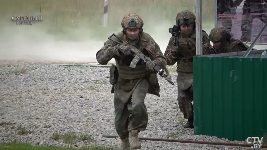 Maskarada Łukaszenki. Białoruś gotowa ruszyć na Ukrainę pod pretekstem sił pokojowych