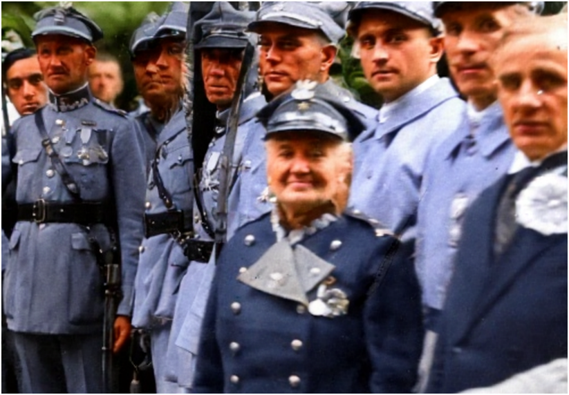 Maria Bentkowska podczas uroczystości z okazji rocznicy Bitwy Warszawskiej, Warszawa – 1930, NAC.