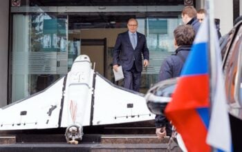 Coś zgubiłeś, ruski cwaniaczku. Zabieraj!