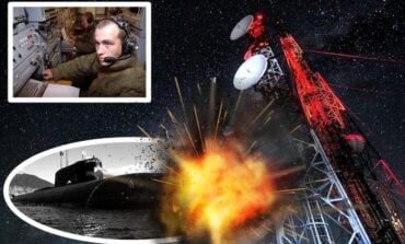 Roman... Jelena... bioprąd... Łup! Cios w radio Dnia Sądu Ostatecznego. Zamilkło