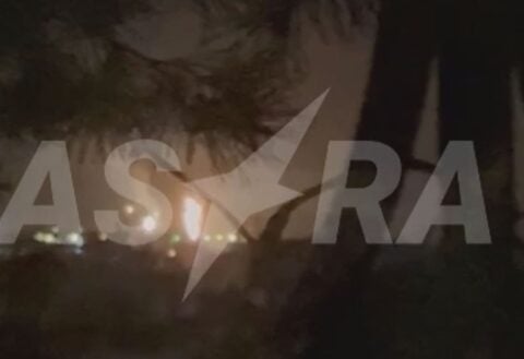 Uderzyli pod osłoną nocy. Port i rafineria w ogniu – jest nagranie