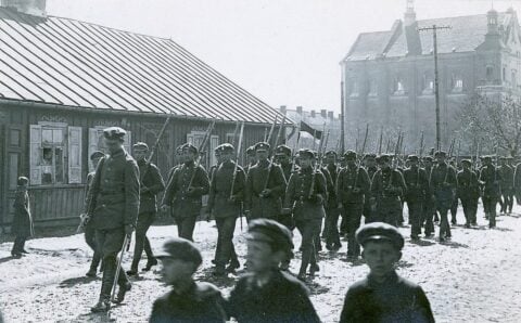 Przemarsz kompanii POW