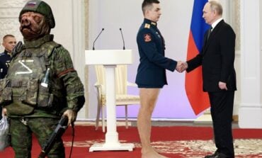 Putin wręczył medale swoim "gierojom". Lepiej by im wręczył gacie i skarpety