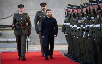 Zełenski leciał do Irlandii. Nad Dublinem śledziły go niezidentyfikowane drony