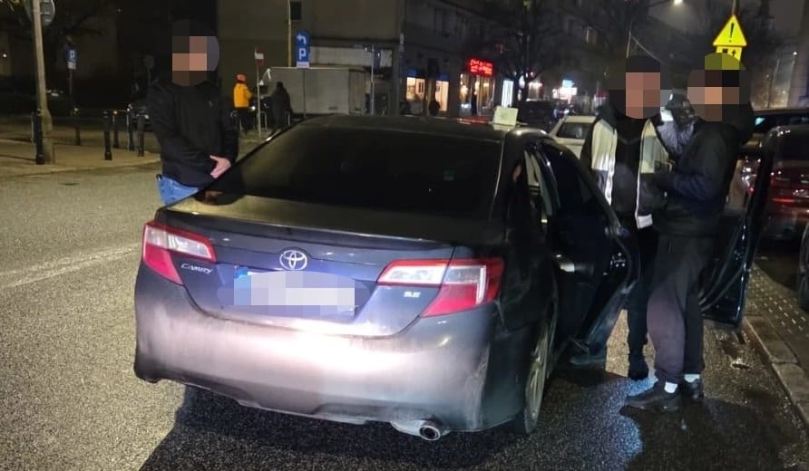 Ukraińcy wpadli podczas kontroli drogowej w Warszawie/Policj