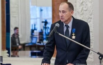 Nawet Łukaszenka zabiegał o jego poparcie. B. prezes Związku Polaków na Białorusi uhonorowany przez prezydenta!