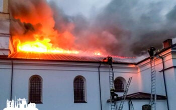 Przypadek? Pożar strawił zabytkowy kościół w „małej Warszawie” na Białorusi (WIDEO)