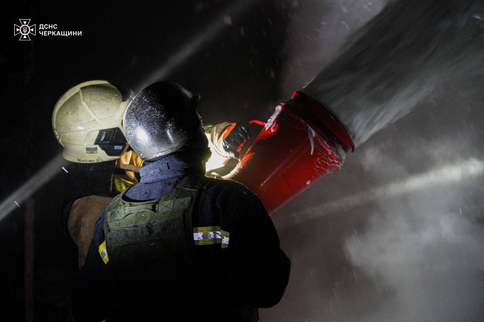 Straż gasi pożar w Czerkasach
