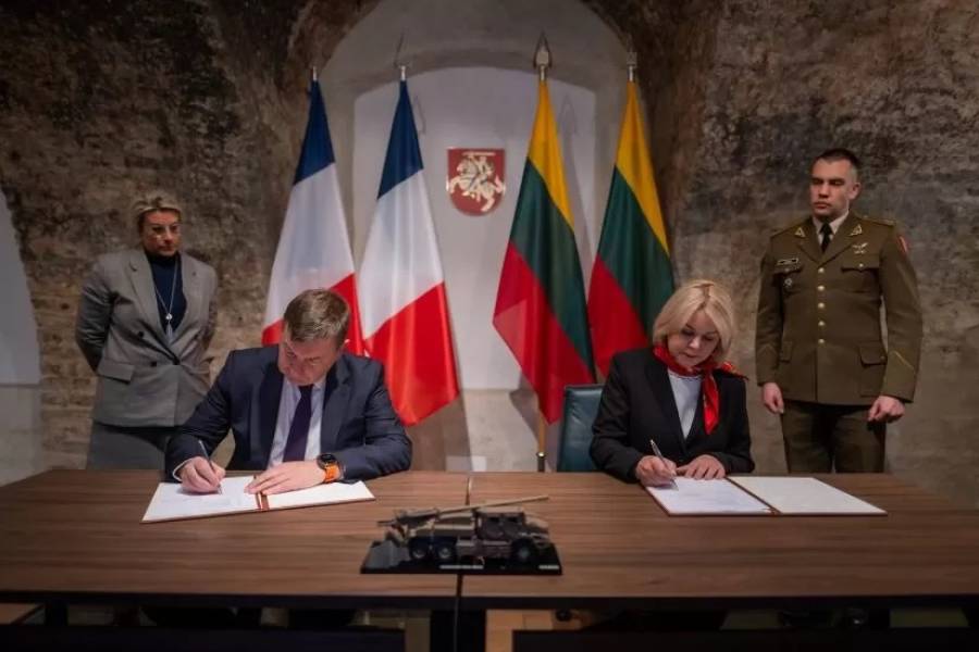 Podpisanie umowyPodpisanie umowyFot. A. Čemerka / KAM