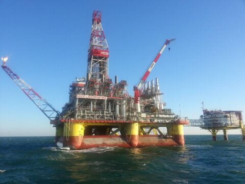 Takiego ataku jeszcze nie było! Musieli wstrzymać wydobycie ropy