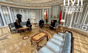 Bez kamer i KGB. Trwają tajne rozmowy Łukaszenki i wysłannika Trumpa – drugi dzień