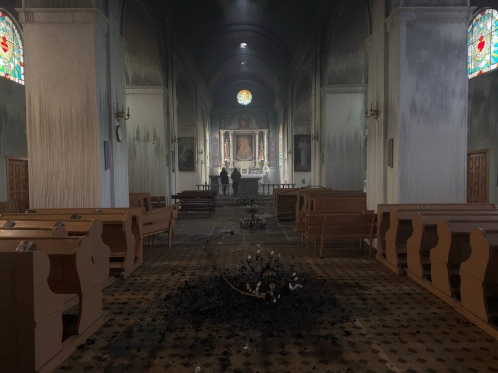 Kościół w Sopoćkiniach po pożarze. Fot: grodnensis.by