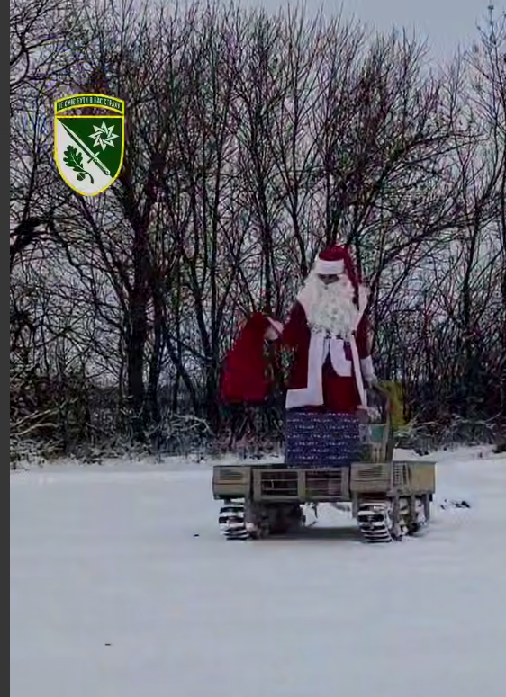 Mikołaj z ukraińskiej armii wiezie Rosjanom prezenty