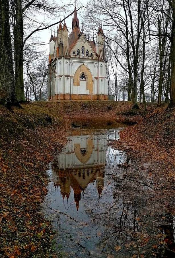 Kaplica rodu Orzeszków w trakcie renowacji. Fot: Polesie.org