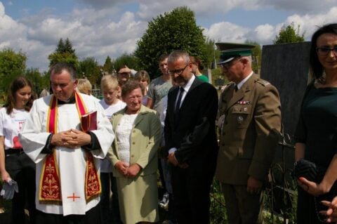 Fiasko władz. A tak chcieli upokorzyć księdza!