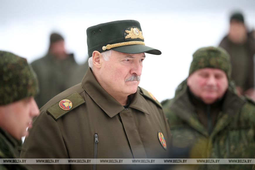 Łukaszenka osobiście „testuje” rakiety Polonez-M i Iskander-M