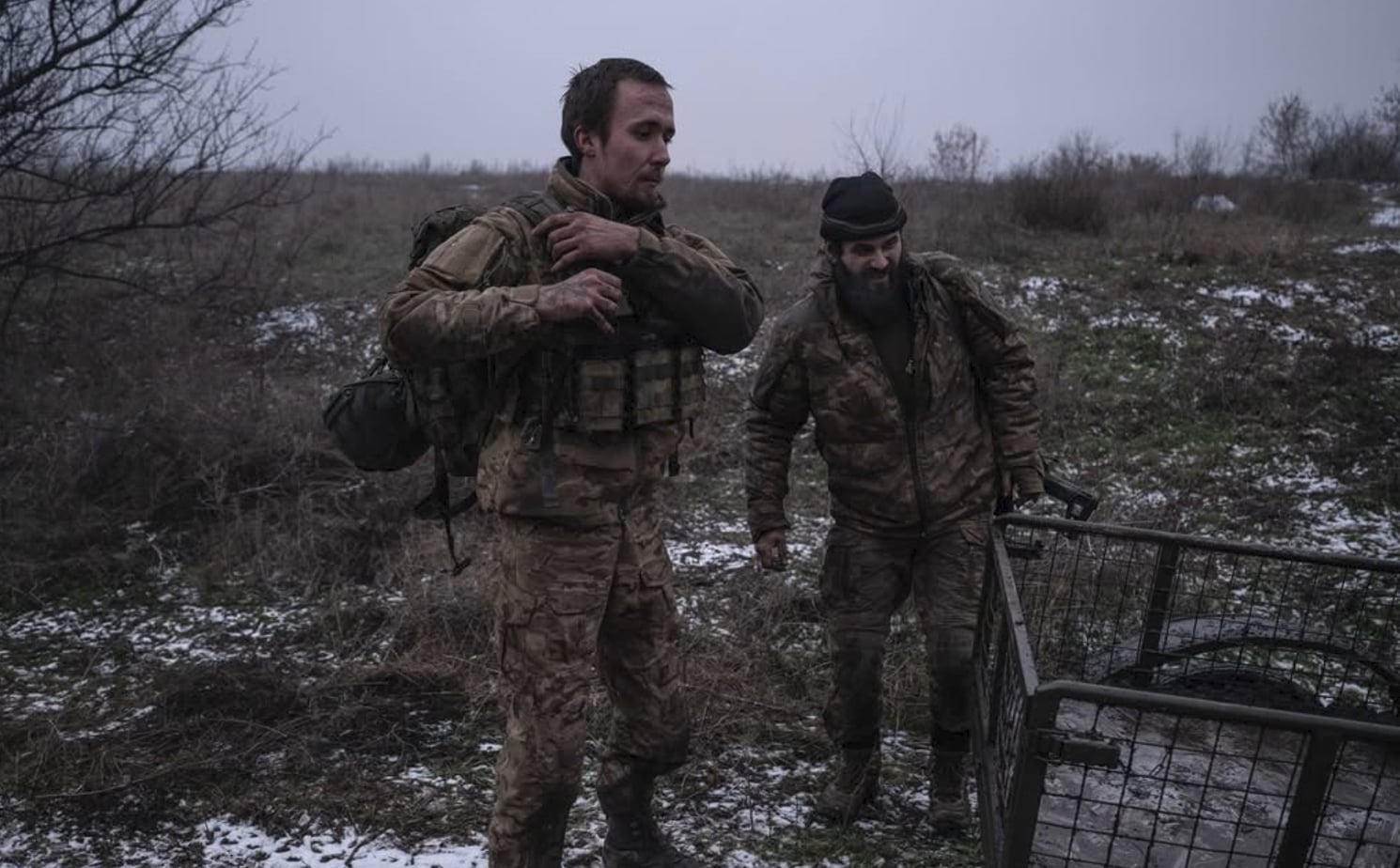 Danił Syczow (po lewej)