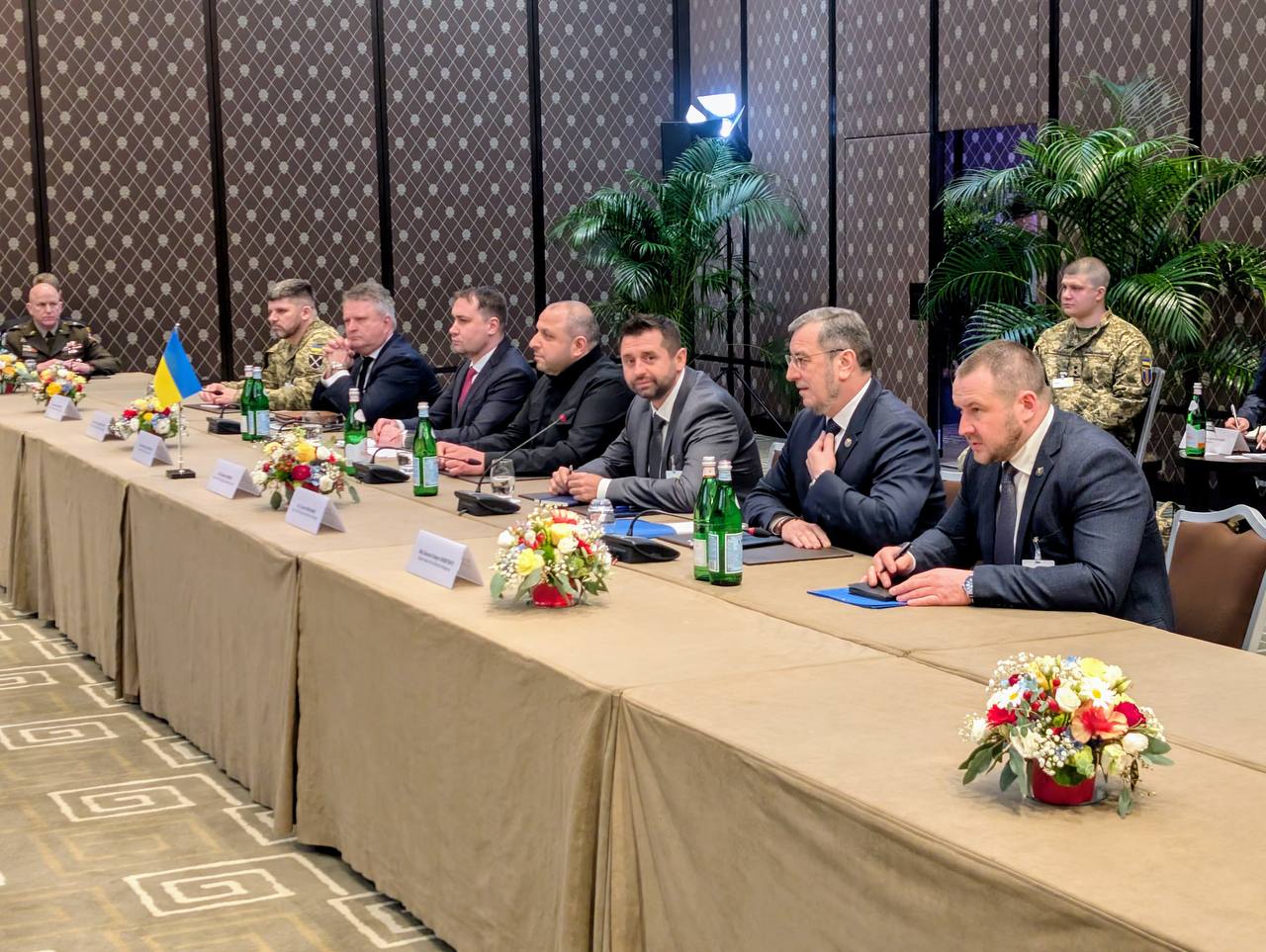 Ukraińska delegacja podczas negocjacji w Genewie