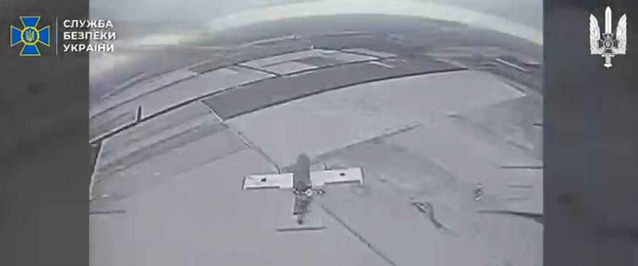 Zestrzelenie jednego z dronów. Fot. zrzut ekranu za: youtube.com/@SecurityServiceUkraine
