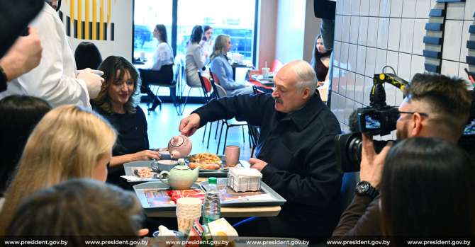 Kalkulacja Łukaszenki. Wszystko zależy od ruchu Trumpa w Iranie