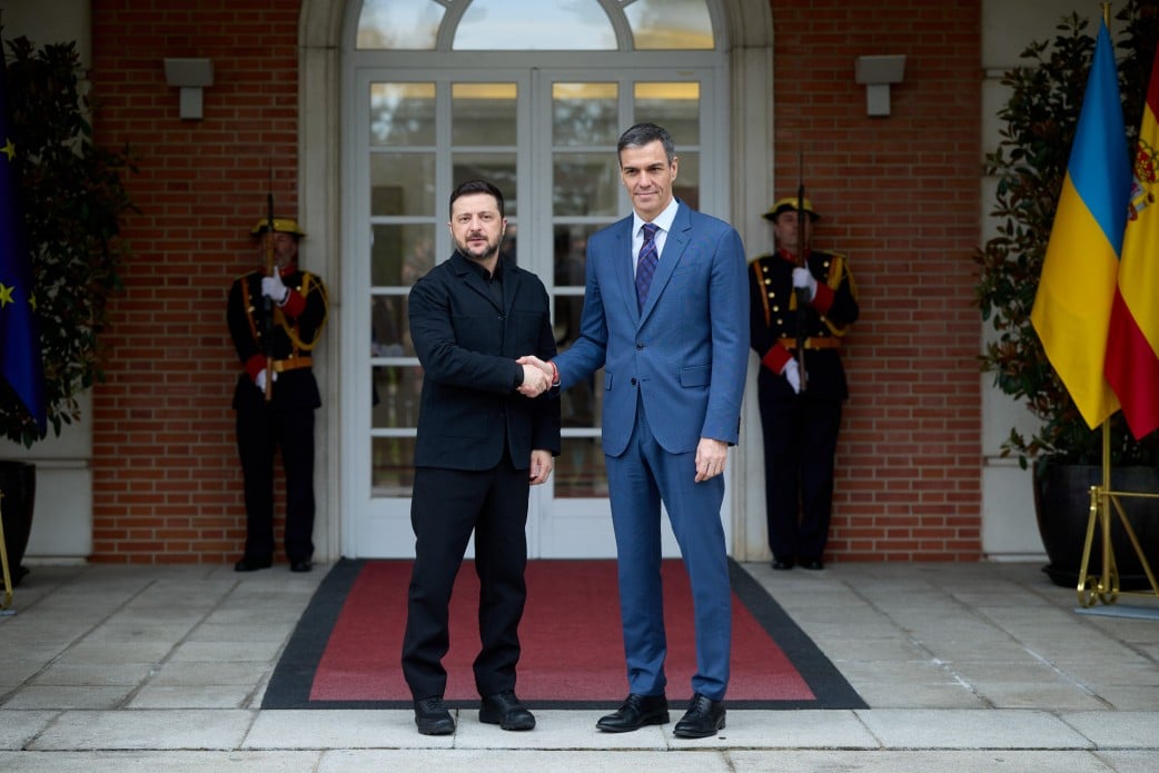 Prezydent Wołodymyr Zełenski i premier Pedro Sanchez