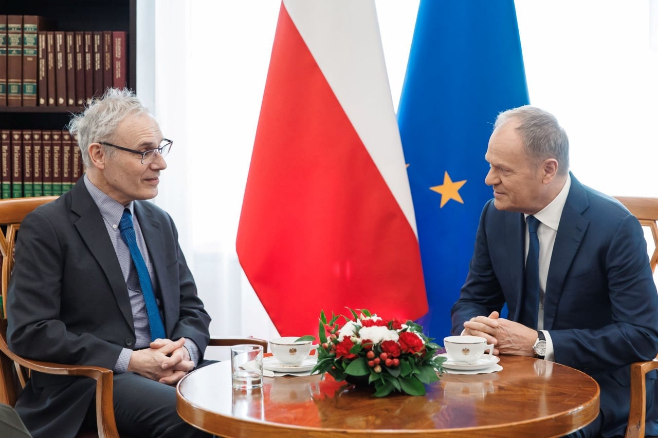 Prof. Victor Ambros i premier Donald Tusk