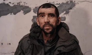 Z kicia na dwudniowe szkolenie i w objęcia „Baby Jagi”. Błyskawiczna służba wojskowa „komandosa” z Udmurcji (FILM)