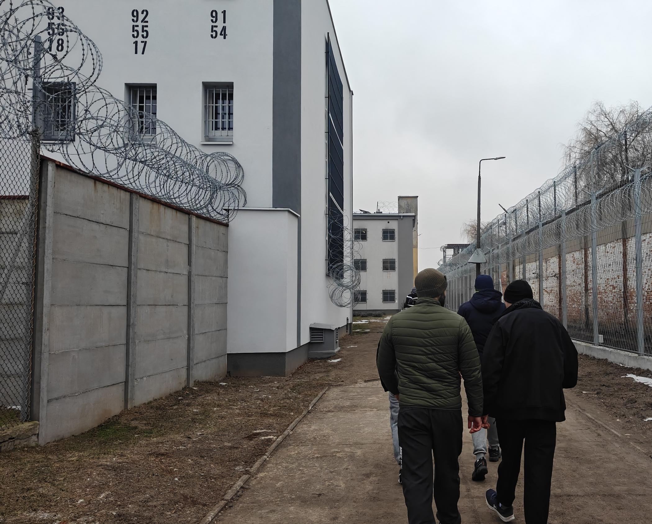 Białorusin odsiadywał w Polsce wyrok za zabójstwo, właśnie wyszedł z więzienia i …