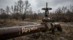 Delegacja z Budapesztu już na Ukrainie. Jadą sprawdzać rurociąg Delegacja z Budapesztu już na Ukrainie. Jadą sprawdzać rurociąg