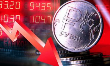 Rubel pikuje jak szalony! Dolar wystrzelił, zabrakło juanów