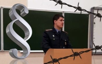 Kruk w klatce. "Fajnie się katowało związanych ludzi? To spróbuj teraz ze mną..."