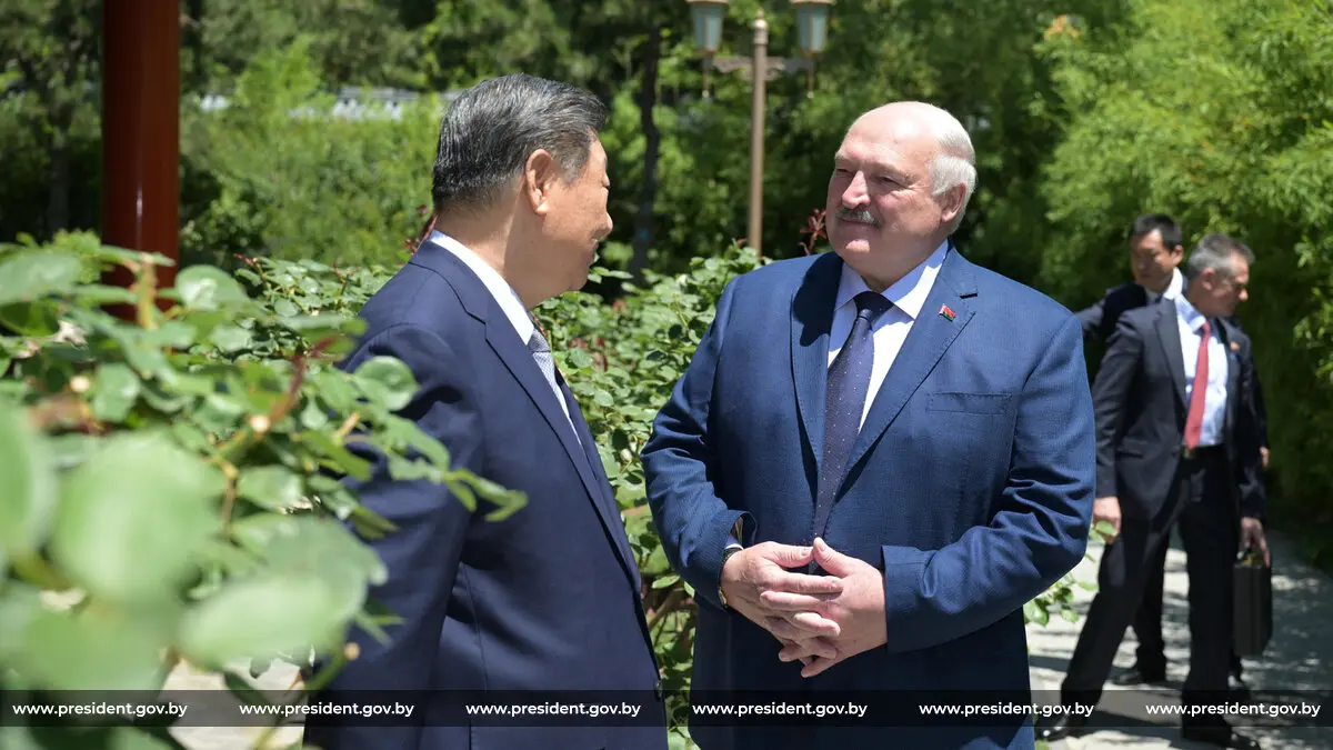 Łukaszenka z „misją specjalną”. Tajemnicza podróż z Moskwy via Pekin – co dalej?