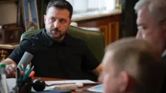 „Sprzedajne k**wy”. Ludzie Zełenskiego oddają polskie odznaczenia „Sprzedajne k**wy”. Ludzie Zełenskiego oddają polskie odznaczenia