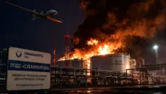 Dali ostro w gaz i zadymili! Kluczowy węzeł Uralu w ogniu (WIDEO)