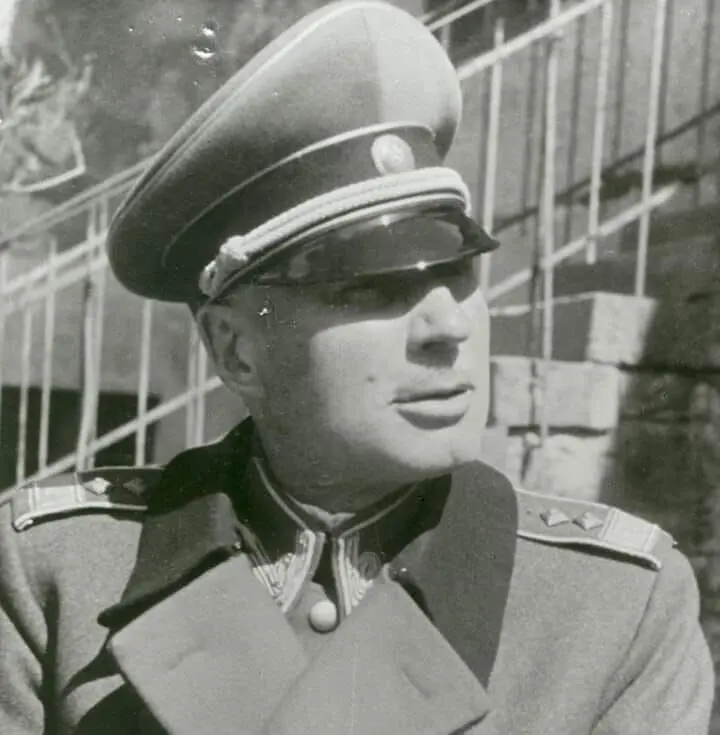 Ukraiński generał SS Galizien z najwyższym polskim odznaczeniem Virtuti Militari