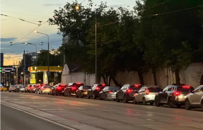 kolejka paliwo