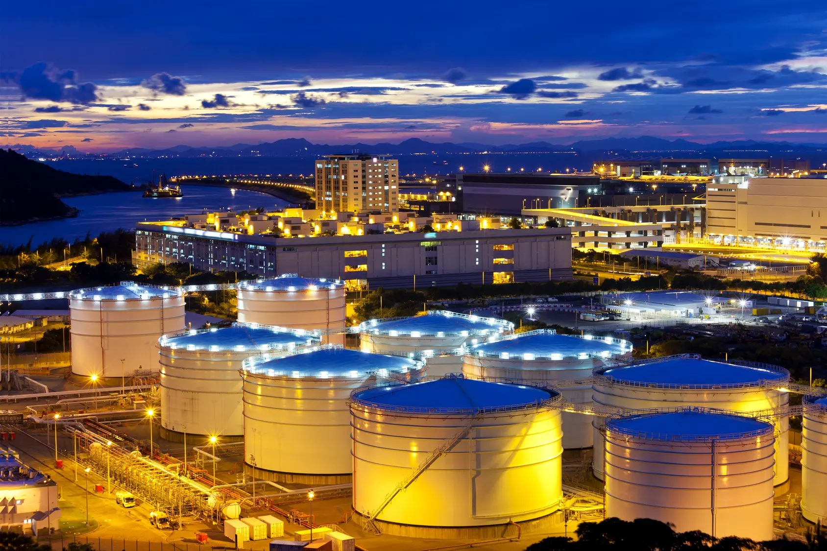 Państwo wiedziało, ABW ostrzegała! Terminal LPG pod granicą trafił w ręce Białorusinów