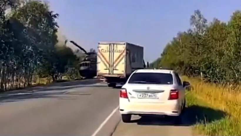 Jedziesz ruską drogą, a tu na czołowe pędzi… (WIDEO)