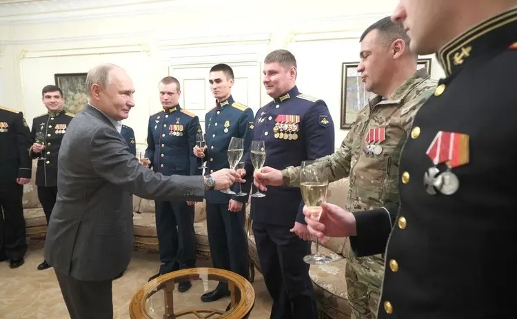 Putin świętuje. Oficerowie zrobili mu „prezent”