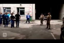 Przysięga donieckich milicjantów na wierność terrorystom Przysięga donieckich milicjantów na wierność terrorystom