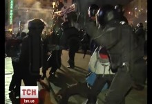 Ukraiński Berkut rozpędza Euromajdan Ukraiński Berkut rozpędza Euromajdan